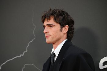 Zerwana skóra, szpital. Jacob Elordi napędził innym stracha