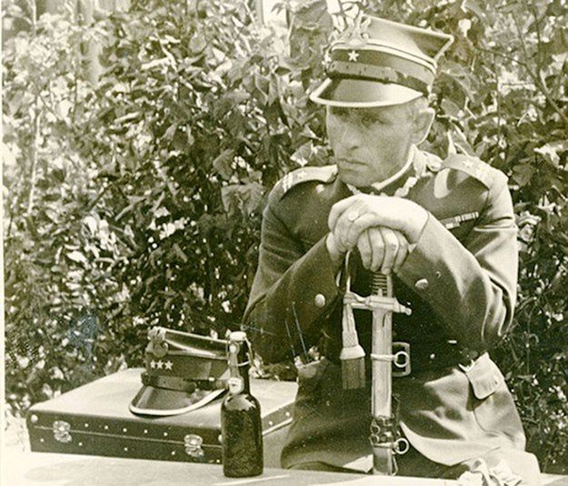 Major Henryk Sucharski.