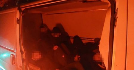 Poprosili o odholowanie busa. "Kurierzy" coraz bardziej zuchwali