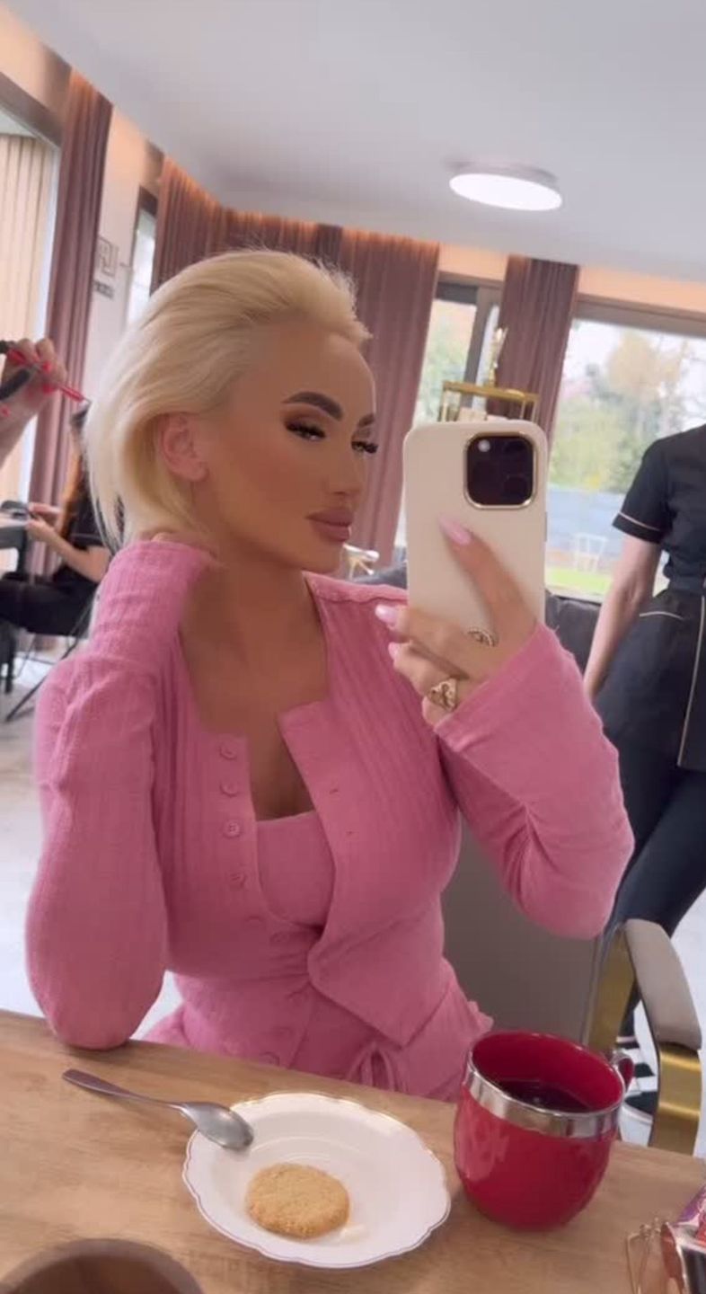 Iza Macudzińska pokazała się bez doczepów