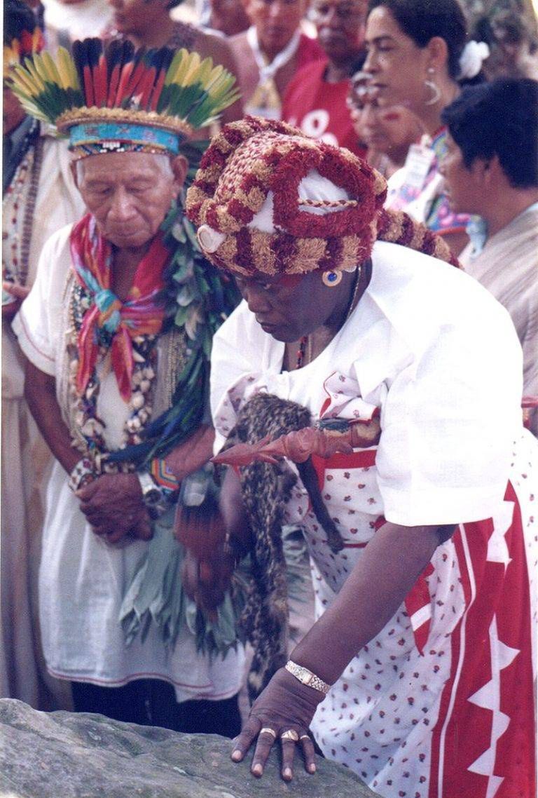 Ceremonie z użyciem ayahuaski są przeprowadzane również współcześnie.