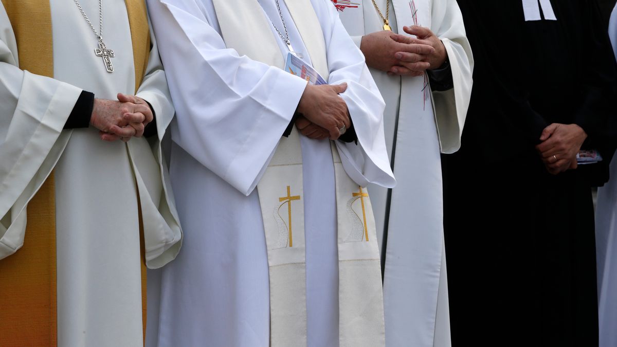 Kapłan z Krakowa straszy wiernych konsekwencjami prawnymi za donosy