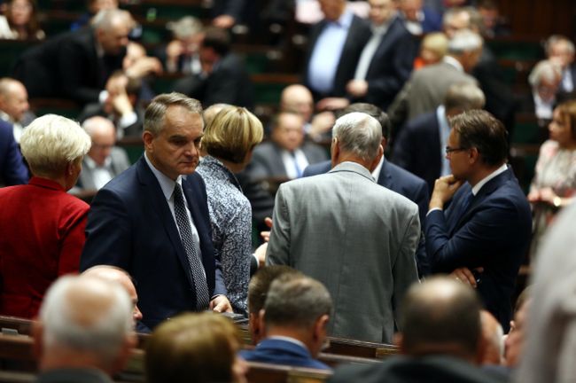 Wniosek o wotum nieufności wobec Sienkiewicza odrzucony