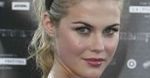 Rachael Taylor w domu schadzek