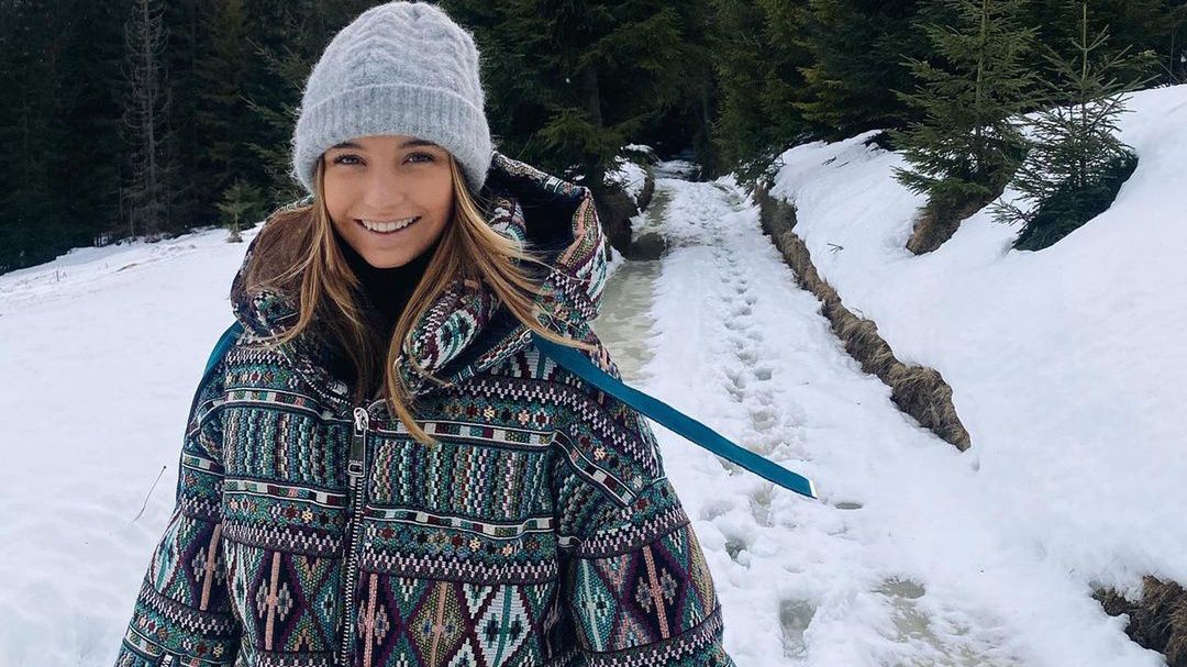 Julia Wieniawa w drogiej kurtce