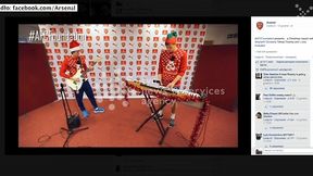 Świąteczna gorączka w Arsenalu. Szczęsny w swetrze z bałwankiem zagrał na organach