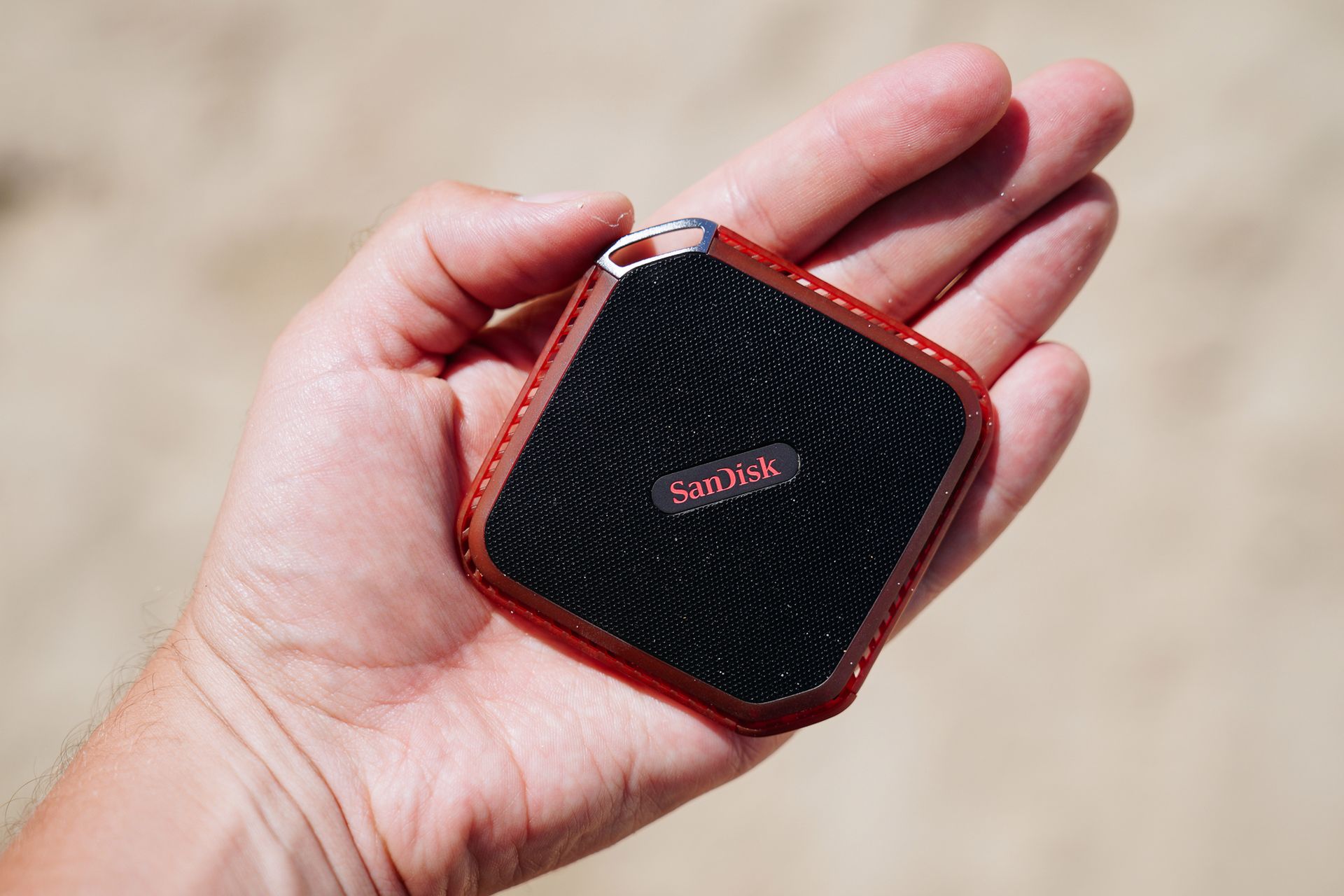 SanDisk Extreme 510 Portable SSD 480 GB - test przenośnego dysku, który wytrzyma zalanie i upadki 2
