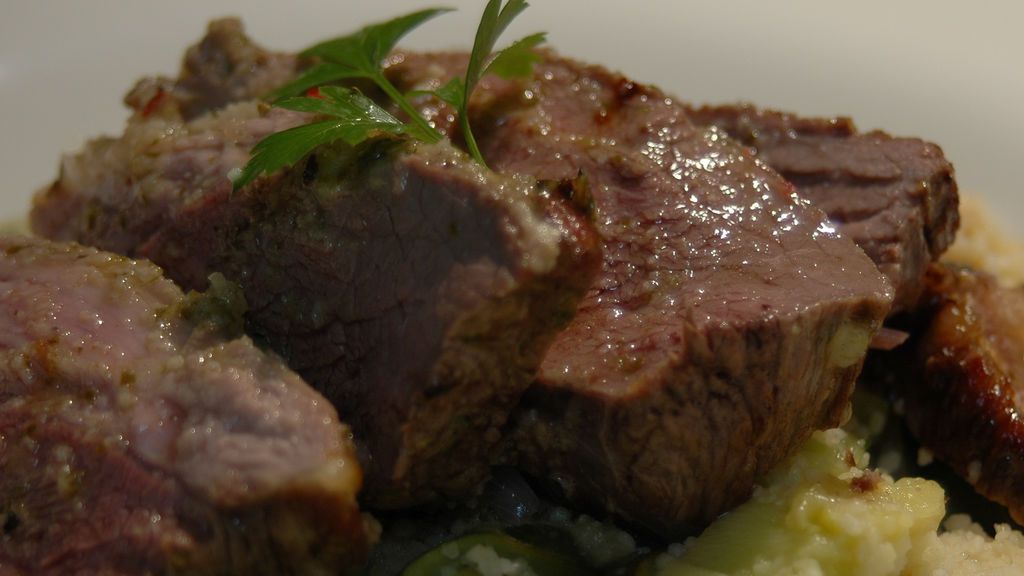 Duszona łata z jagnięciny nowozelandzkiej bez kości (mięso i tłuszcz)