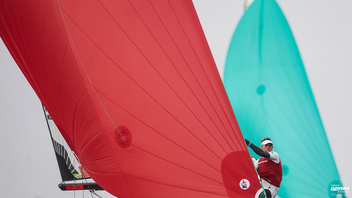 Materiały prasowe / Robert Hajduk / Na zdjęciu: Paweł Kołodziński na jachcie olimpijskiej klasy 49er