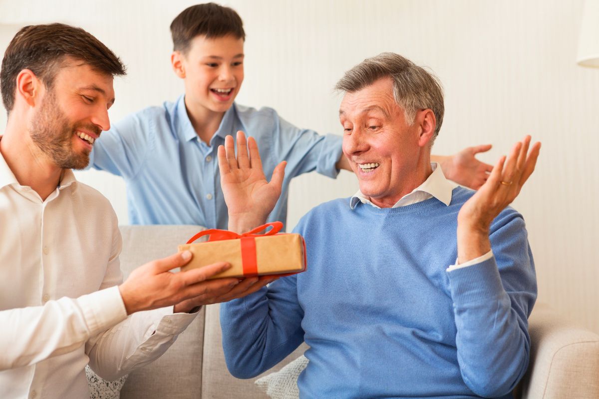 Co kupić na Dzień Dziadka? Garść sprawdzonych pomysłów