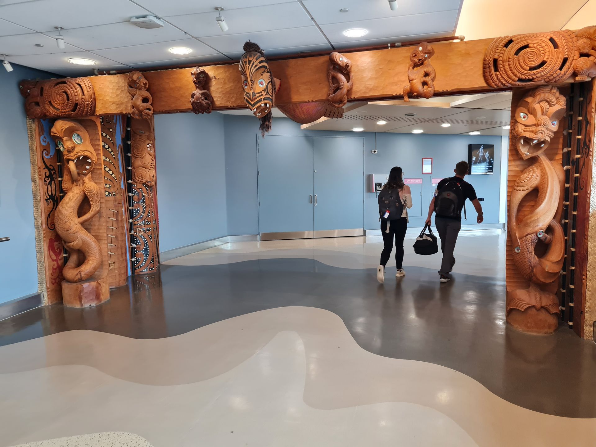 Lotnisko w Auckland wita maoryskimi akcentami