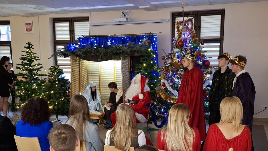 W Ośrodku Szkolenia i Wychowania OHP w Starachowicach odbyła się Wojewódzka Wigilia społeczności.