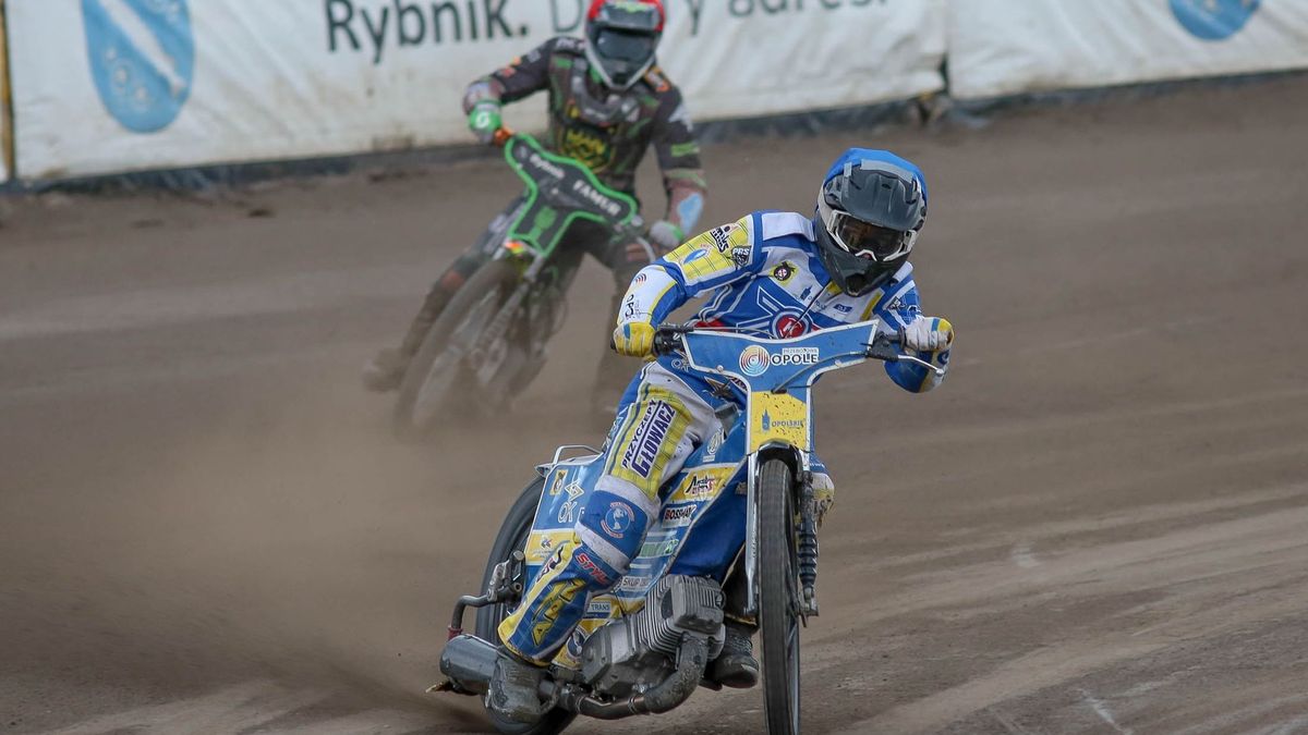 WP SportoweFakty / Arkadiusz Siwek / Na zdjęciu: Oskar Stępień (w kasku niebieskim)