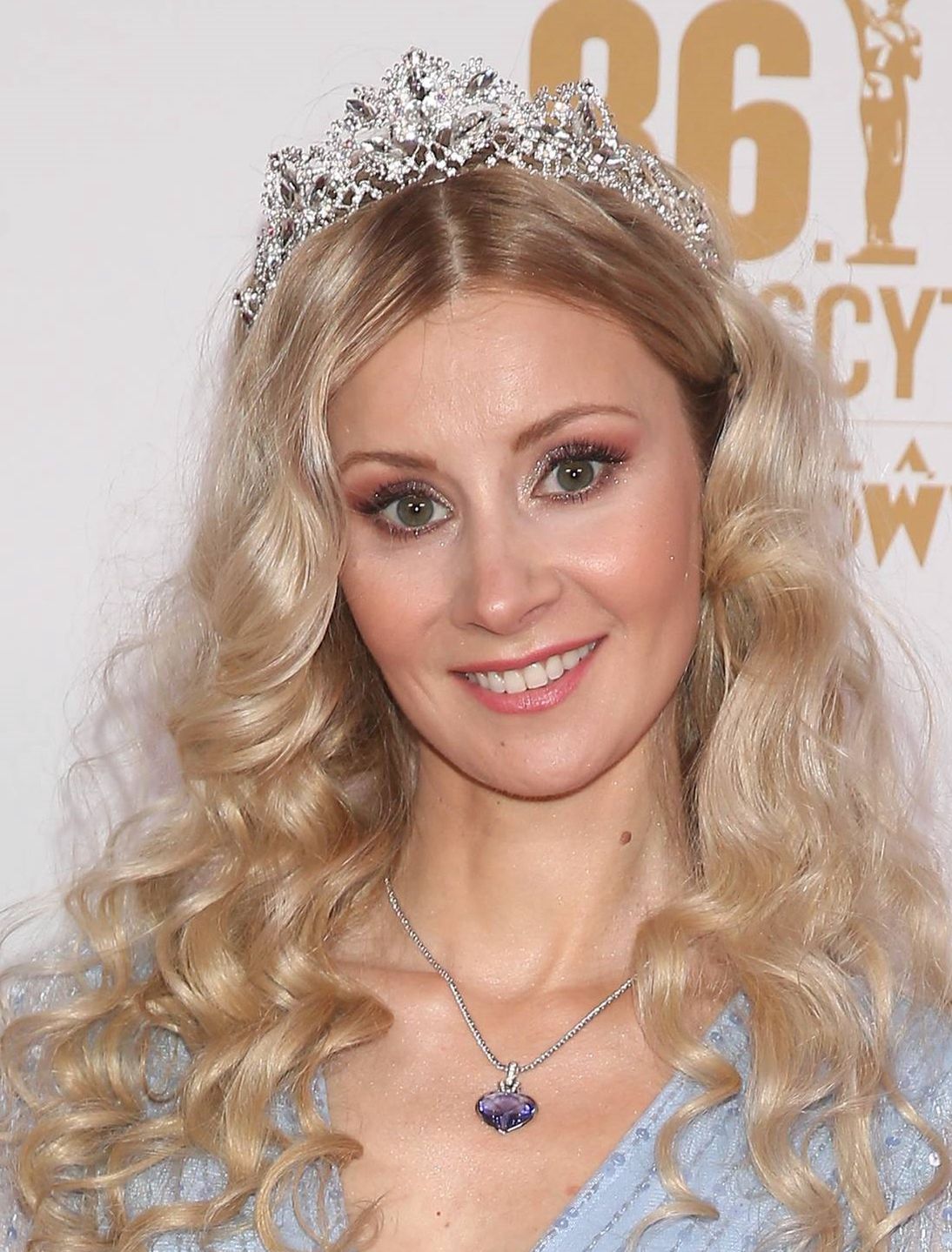 Ewa Bilan-Stoch na Gali Mistrzów Sportu jak księżniczka Elsa w diademie