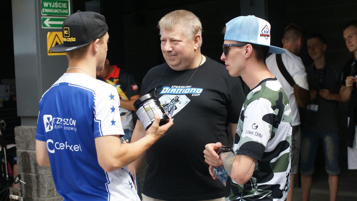 Zdjęcie okładkowe artykułu: WP SportoweFakty / Marcin Inglot / Na zdjęciu: Ireneusz Nawrocki (w środku) w rozmowie z zawodnikami