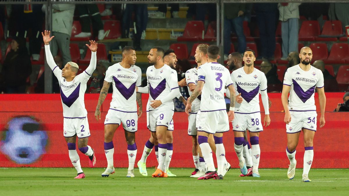 PAP/EPA / Simone Venezia / Na zdjęciu: radość piłkarzy Fiorentiny