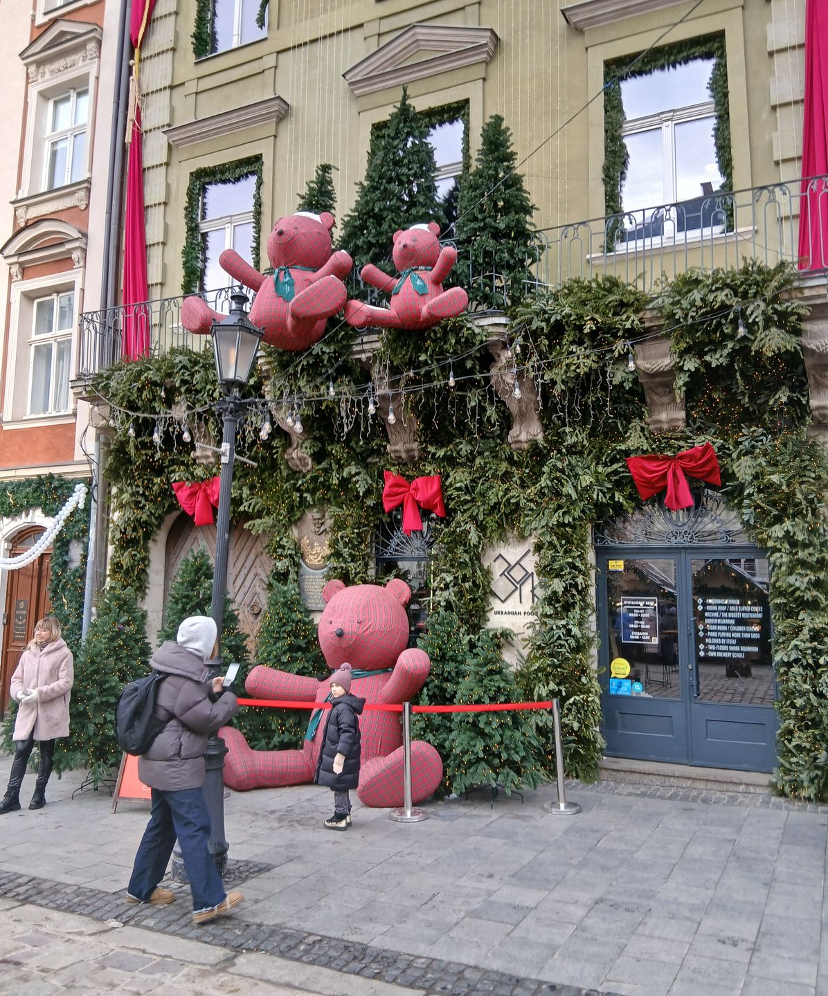Lwowianie próbują żyć normalnie, organizują festiwale i jarmarki