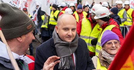 Pół miliona za posła PiS. Kaczyński: w wielkiej mierze zebrane
