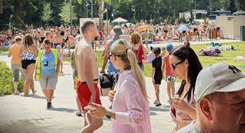 Zielona Góra: Tłumy w niedzielę na kąpielisku H2Ochla