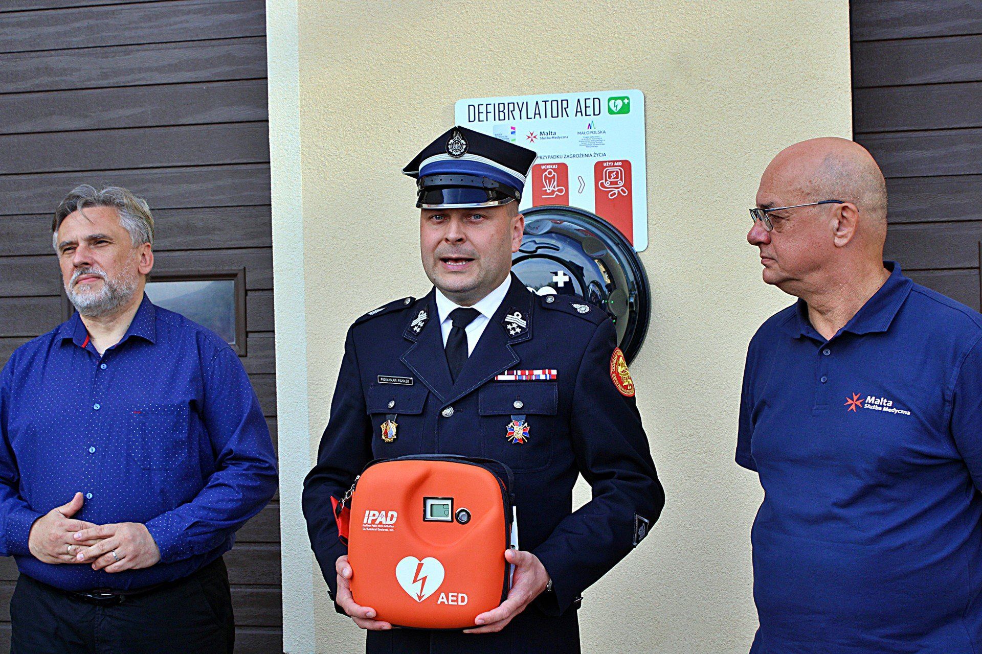 Coraz więcej defibrylatorów w Warszawie