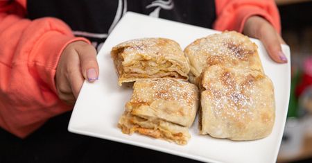 Bałkańska pita z Lipian zachwyca smakiem od pierwszego kęsa. Każdy powinien jej spróbować