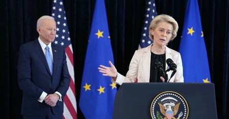 Przyszłość integracji UE. Eksperci o "cichej wojnie handlowej z USA"