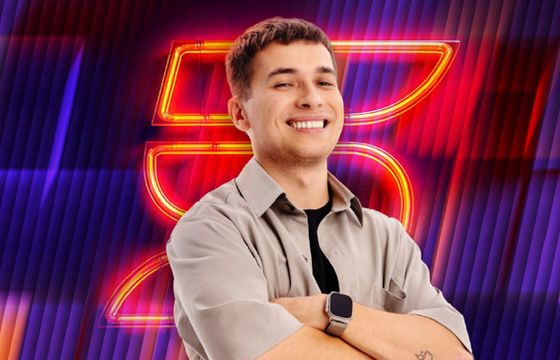 U Friza nie tak filmowo. Ekipa Holding ze spadkami