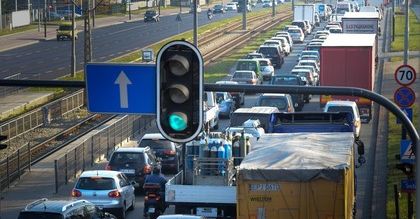 Rekordowy rok sprzedaży aut w Polsce. Blisko pół miliona nowych aut
