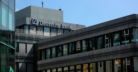 Deutsche Bank spisano na straty, a ten ma zyski