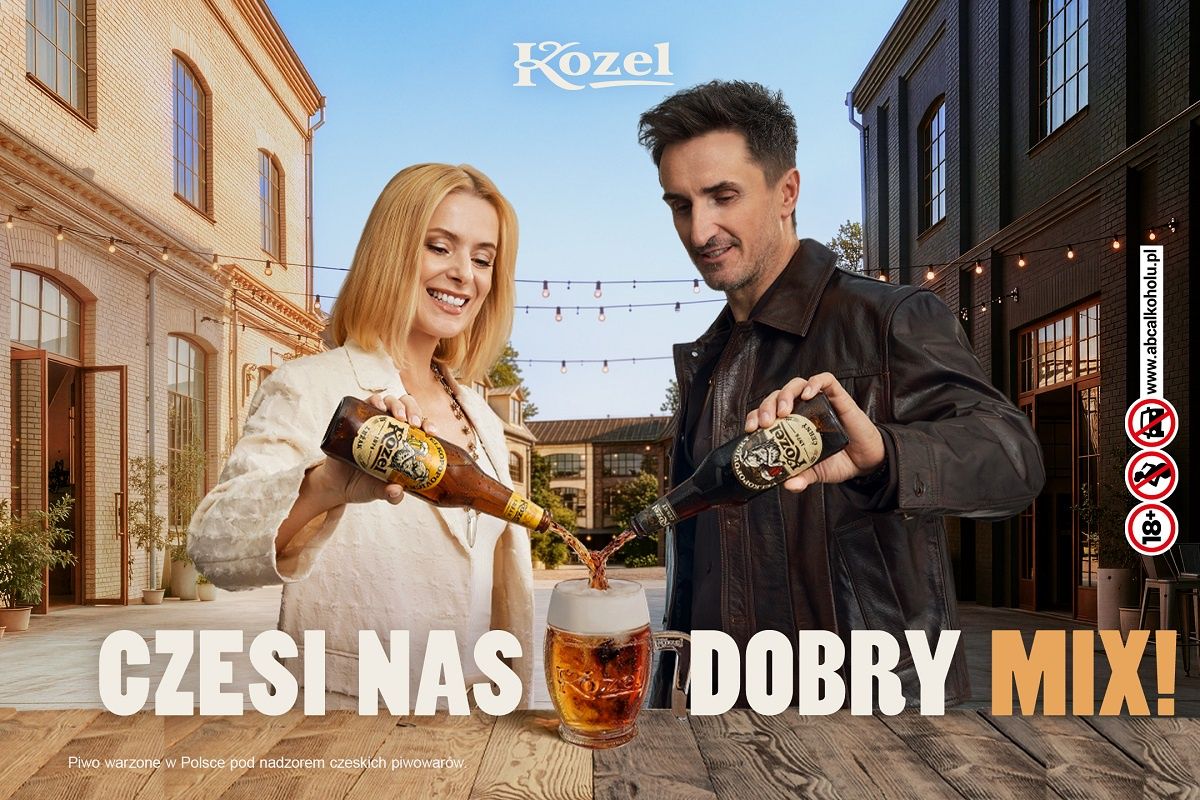Halina Mlynkova i Sebastian Karpiel-Bułecka w kampanii Kozel