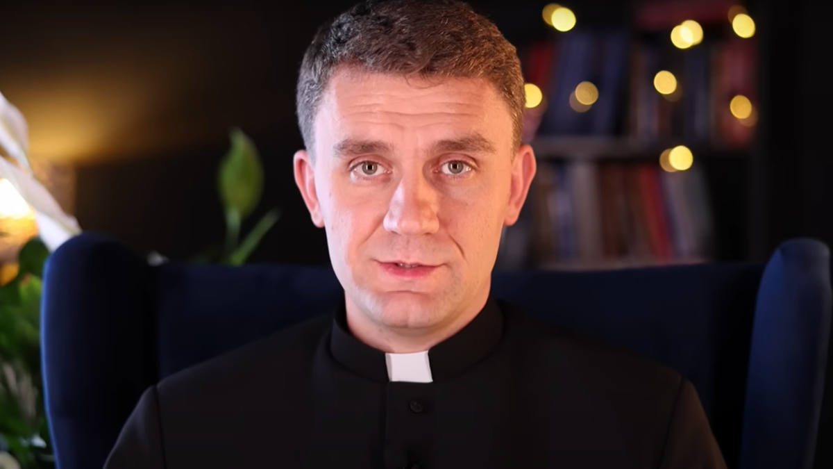 Mieszkanie przed ślubem to grzech, nawet bez seksu. Opinia księdza