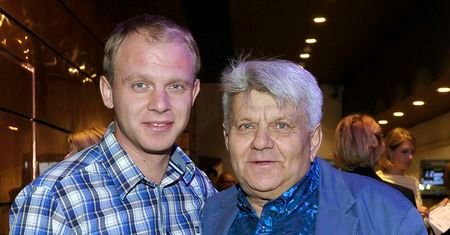 "Na Wspólnej": Kazimierz Mazur ma sławnego ojca. Łączą ich nie tylko geny