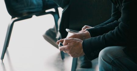 Play wspiera Ukraińców. Darmowe startery dla przekraczających granicę