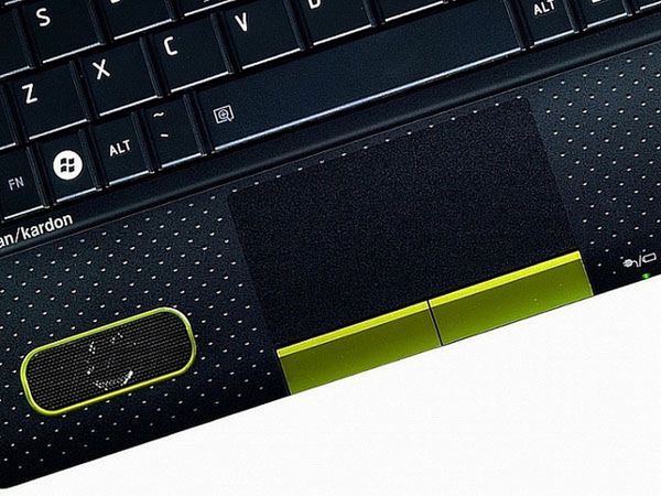 Toshiba NB550D - żywotny i wydajny netbook z... AMD! 3