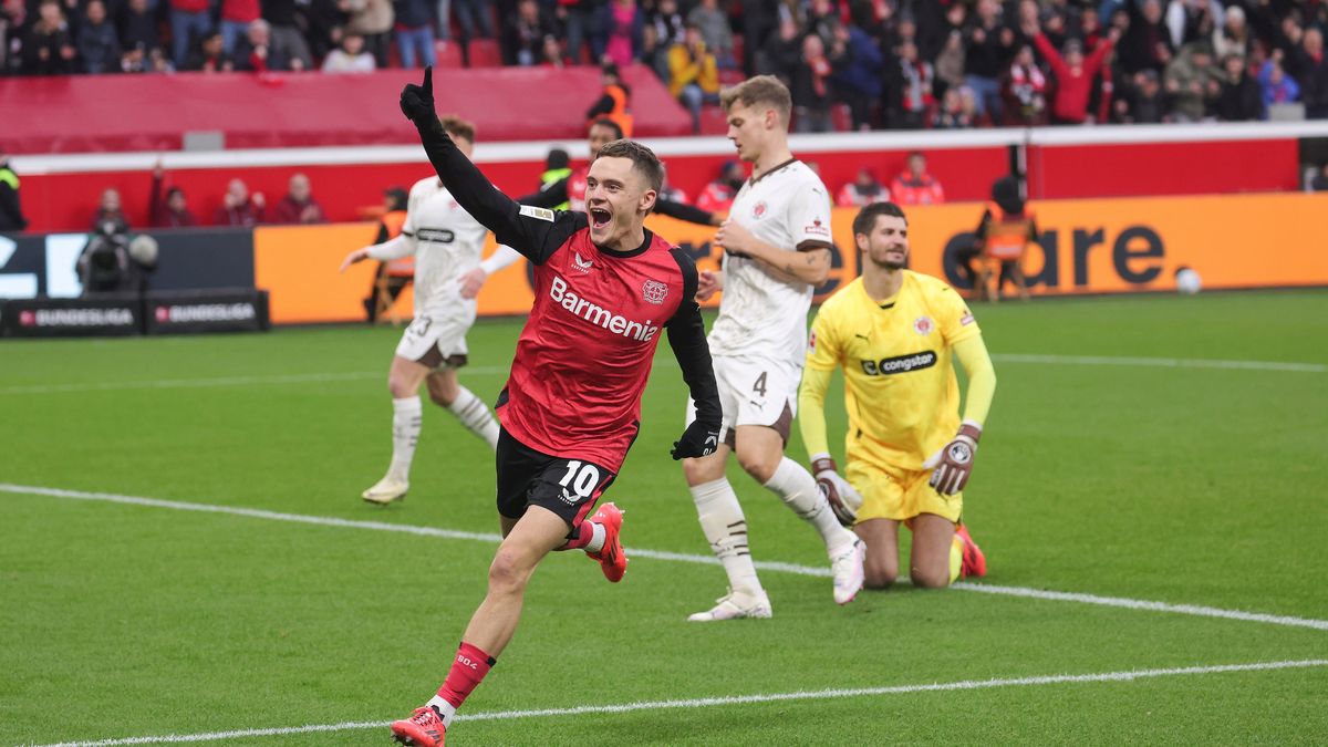 Getty Images / Jürgen Fromme - firo sportphoto / Na zdjęciu: Florian Wirtz zostaje w Bayerze Leverkusen