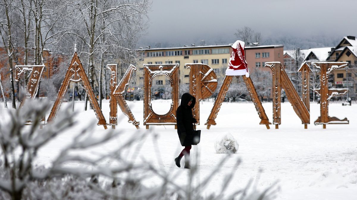 Grzegorz Momot
atmosferyczne, aura, litery, napis, nazwa miasta, opad, opady, Podhale, pogoda, pogodowe, warunki, zima, zimowa, zimowe