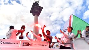 Piłkarze Legii Warszawa ukarani mandatami za odpalanie rac podczas fety mistrzowskiej