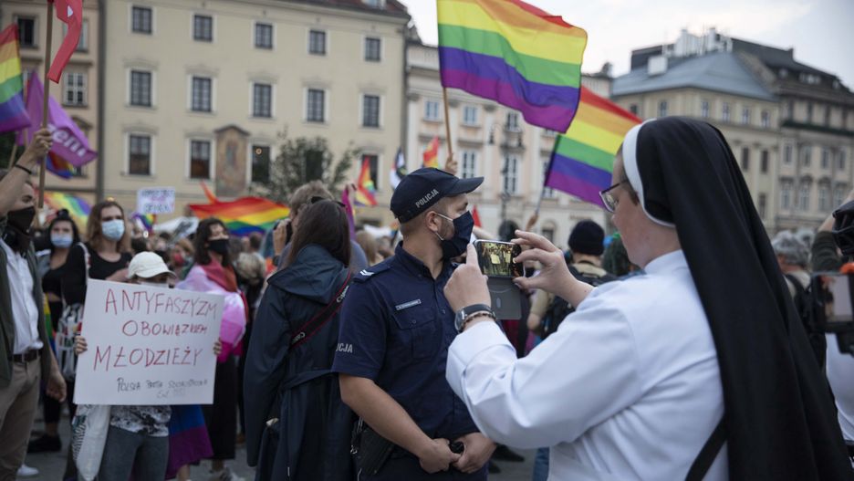 Kościół w Polsce zmaga się z tematami ideologicznymi