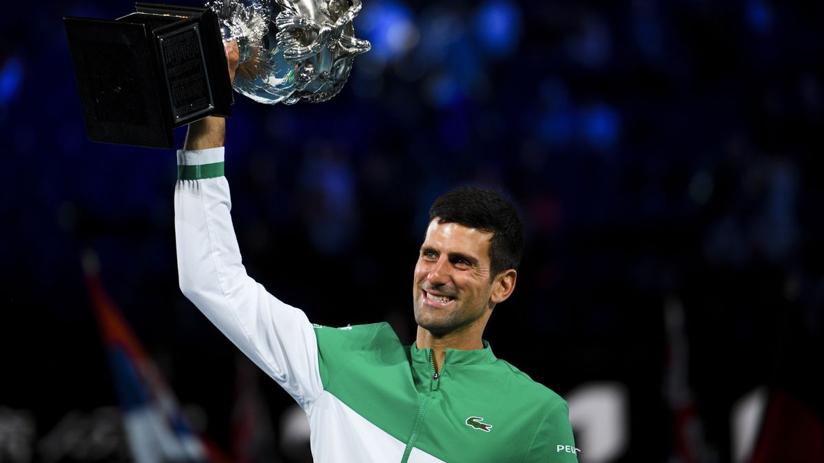 Zdjęcie okładkowe artykułu: PAP/EPA / DEAN LEWINS / Na zdjęciu: Novak Djoković, mistrz Australian Open 2021