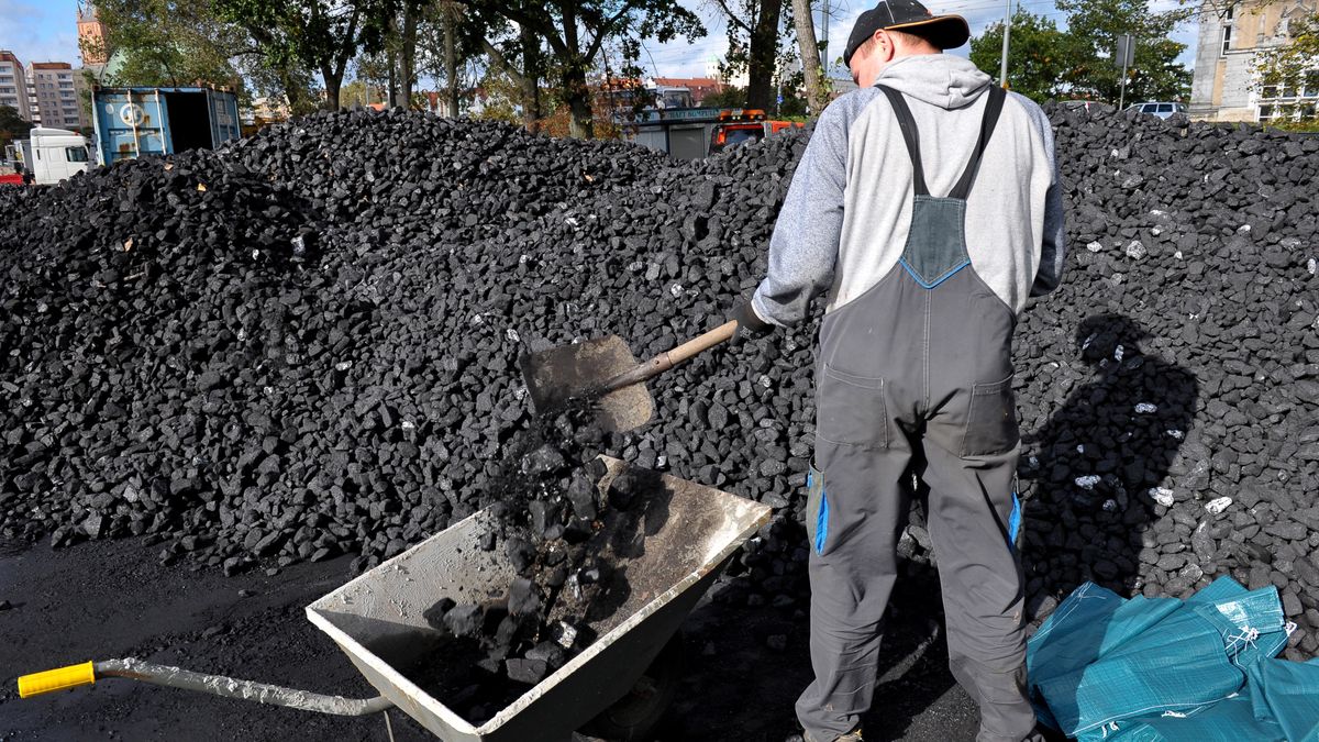 Gdzie i kiedy kupisz węgiel po 996 zł za tonę? Nowa burza na rynku.