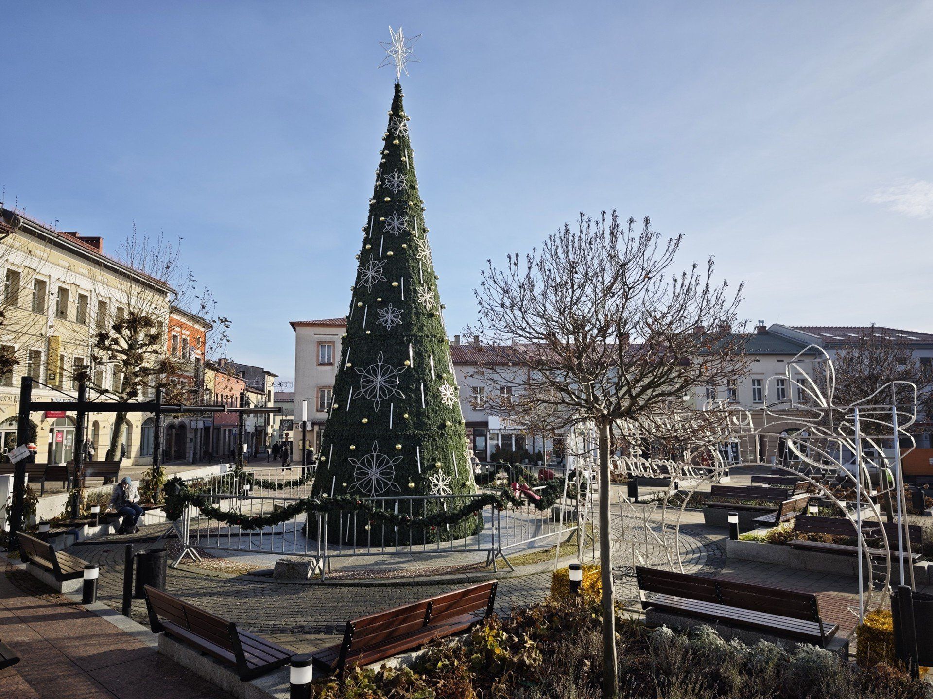 Mikołajki w Chrzanowie. Burmistrz będzie rozdawał choinki na rynku. Wielkie świętowanie już 6 grudnia