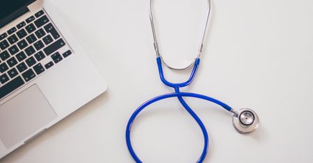 Objawy koronawirusa są ukrywane przez pacjentów. Apel lekarzy