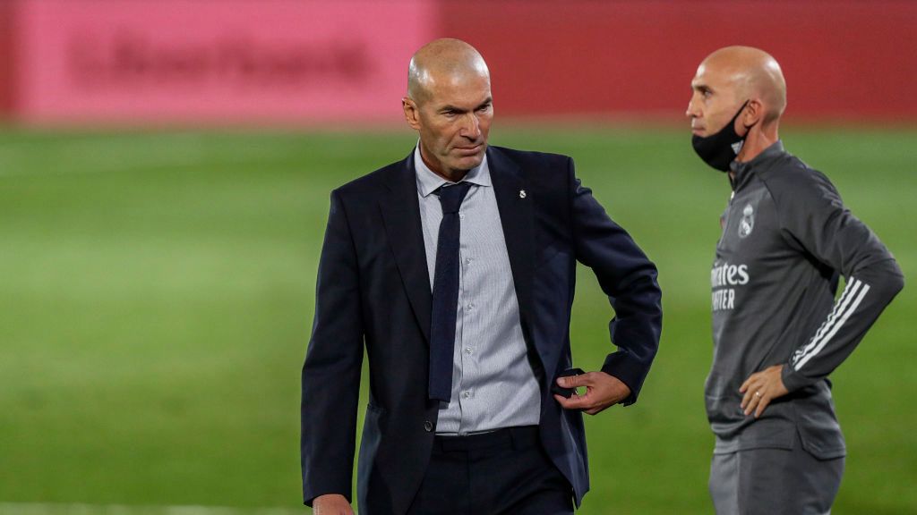Zinedine Zidane (z lewej)
