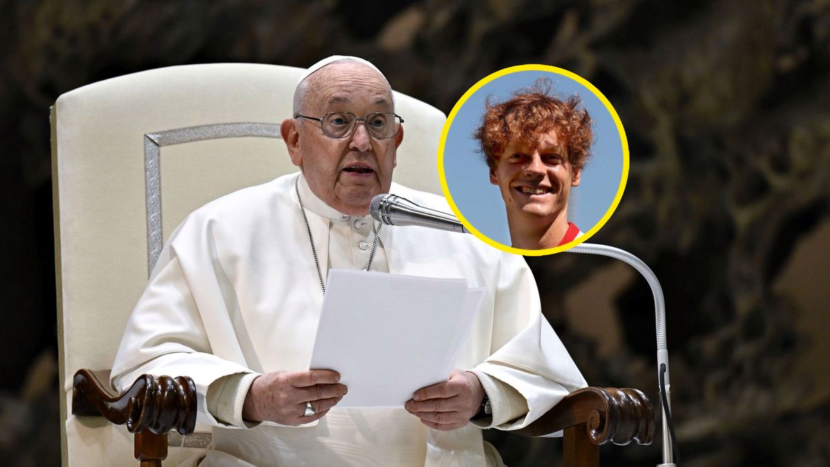Papież Franciszek, w kółeczku Jannik Sinner (Kelly Defina/Getty Images)