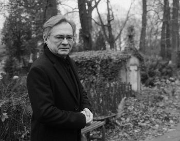 Prezenter TVP zmienia zawód. Będzie prowadził pogrzeby