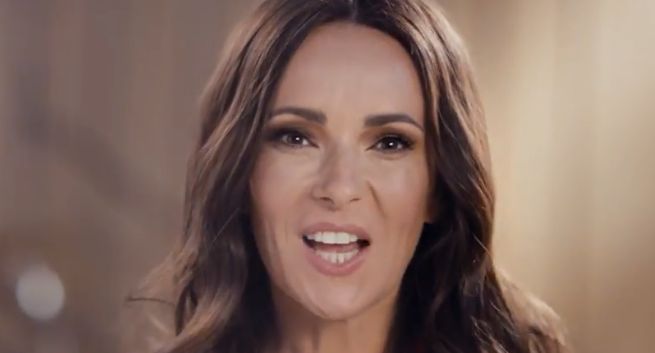 Kasia Kowalska śpiewa, że „Fortuna się toczy owocem” w reklamach soków Fortuna (wideo)