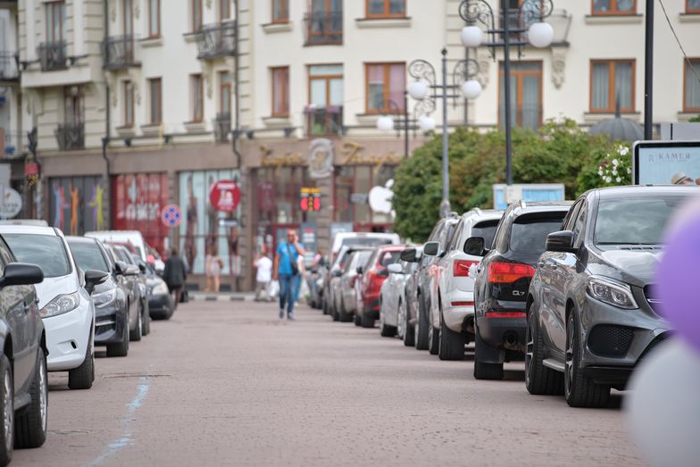 Zarejestrujesz auto w systemie albo kara. W lipcu ogromne zmiany w centrum Warszawy