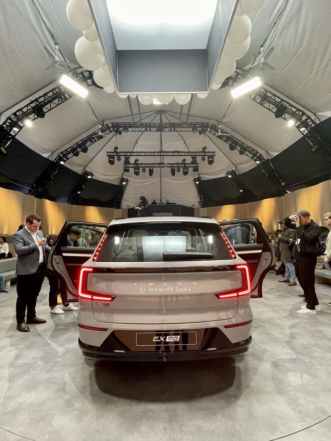Volvo EX90