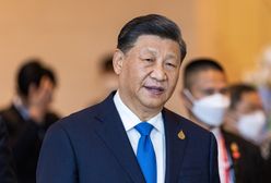 Xi sypie piach w tryby USA. Odwiedzi Rijad