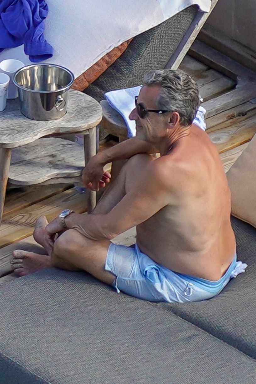 Nicolas Sarkozy korzysta z życia po odsiadce z żoną i synem